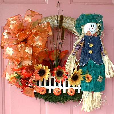 SCARECROW & PUMPKINS WREATH